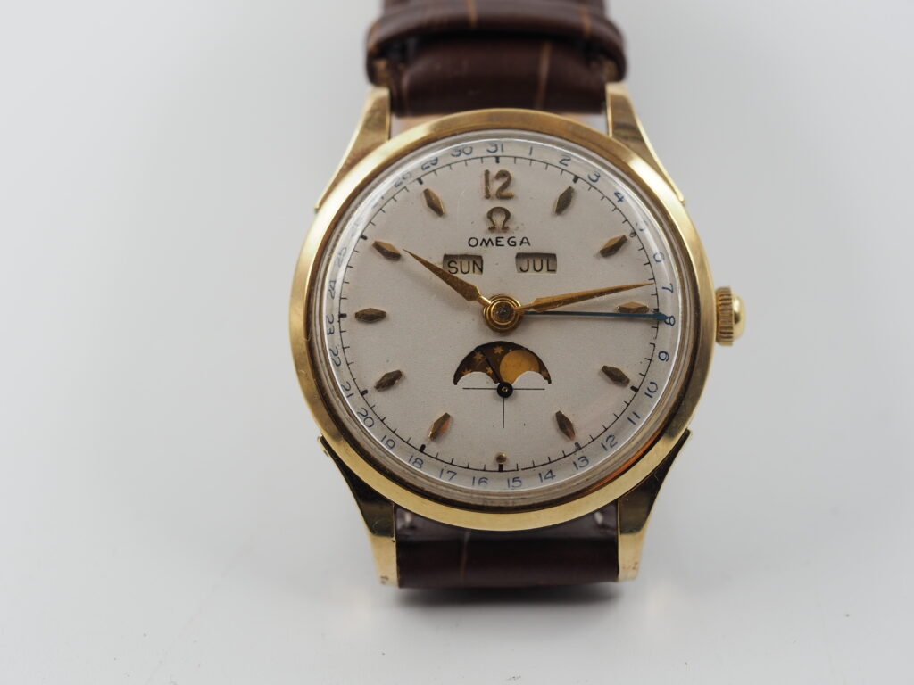 Omega Cosmic Mondphase Triple Date, Ref. KO 2606-5, Kaliber 381, 14K Gold-plated/ Stahl, mit Extract aus 1952